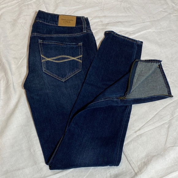 Abercrombie & Fitch Denim - Abercrombie & Fitch Perfect Stretch Skinny Jeans with ankle zipper - women 00